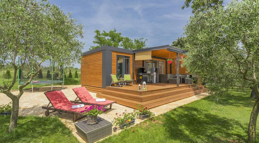 Photo of Silver-Hued Horizon