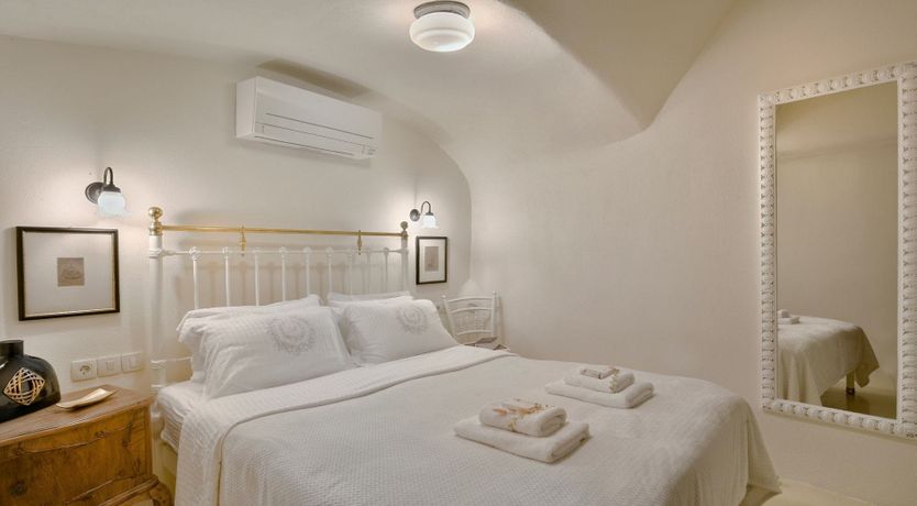 Photo of Moonstone & Olive