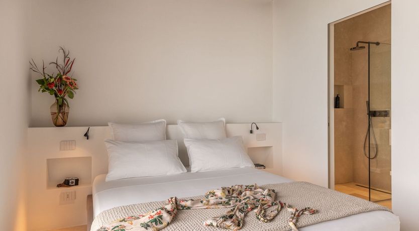 Photo of Love & Roses