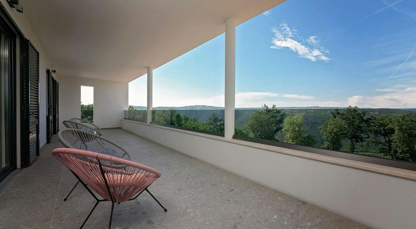 Photo of Pines to the Beach