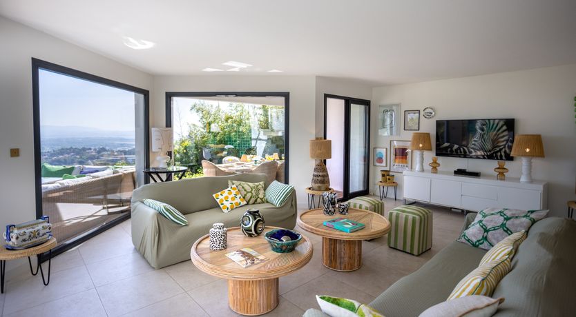 Photo of The Hazy Horizon