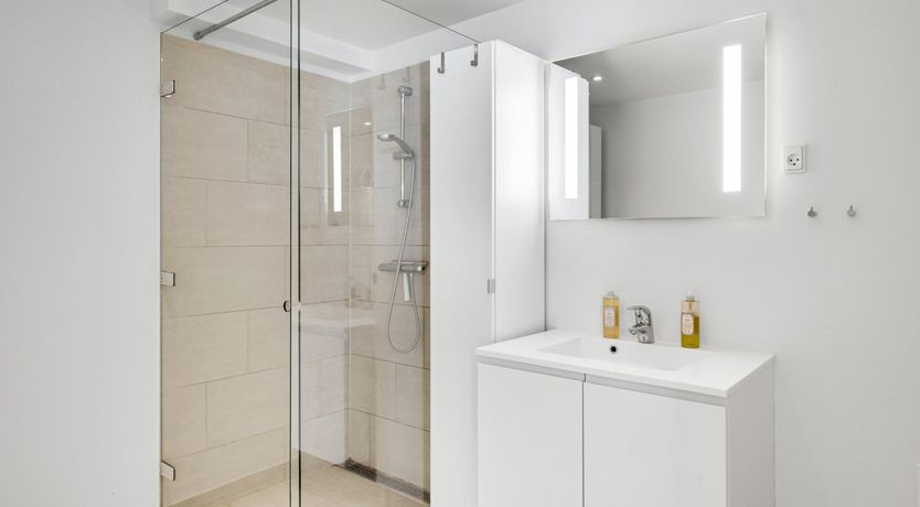 Photo of Silhouette Serenity