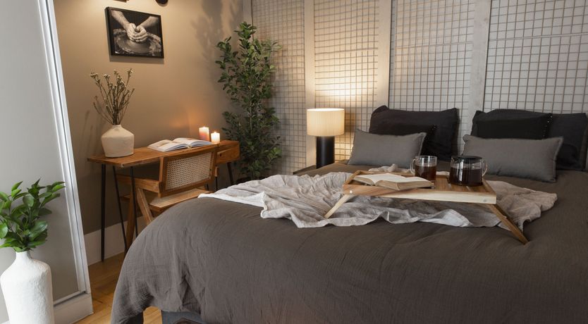 Photo of Tangerine & Black