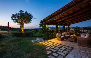 Amidst the Fields & Sea Apartment