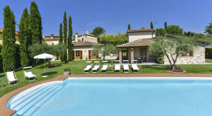 Photo of The Flowering Rose