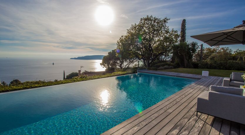 Photo of La Mère Lumière