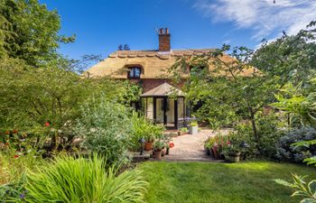 Thatched Haven Holiday Cottage