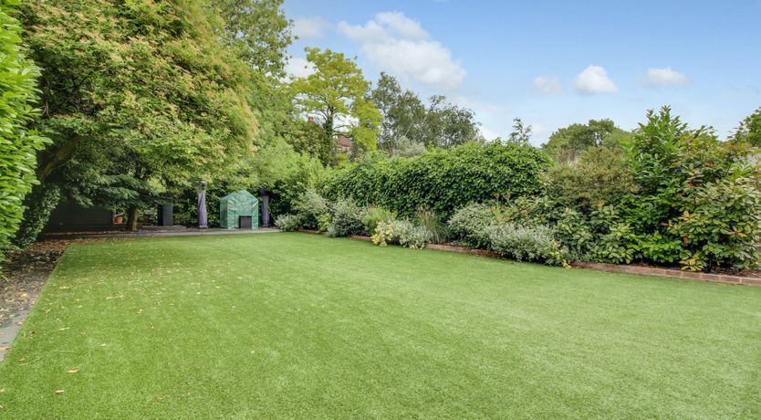 Photo of London Charm