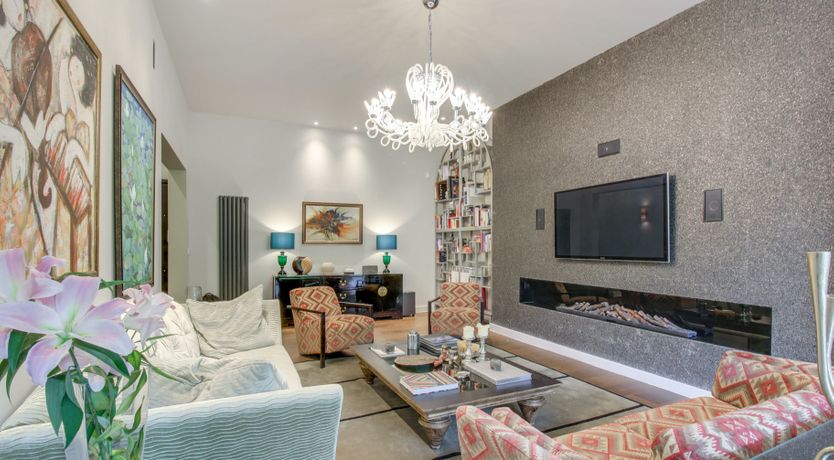 Photo of London Charm