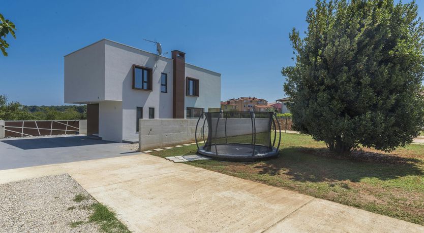 Photo of A Painted World