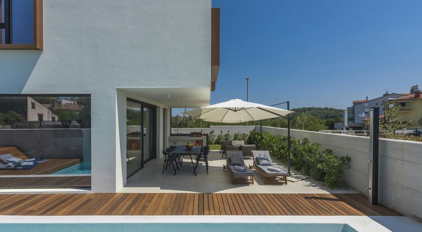 Photo of A Painted World