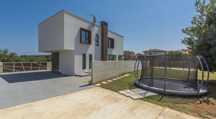 Photo of A Painted World