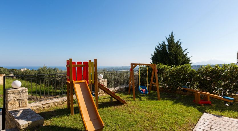 Photo of Hills & Harbour