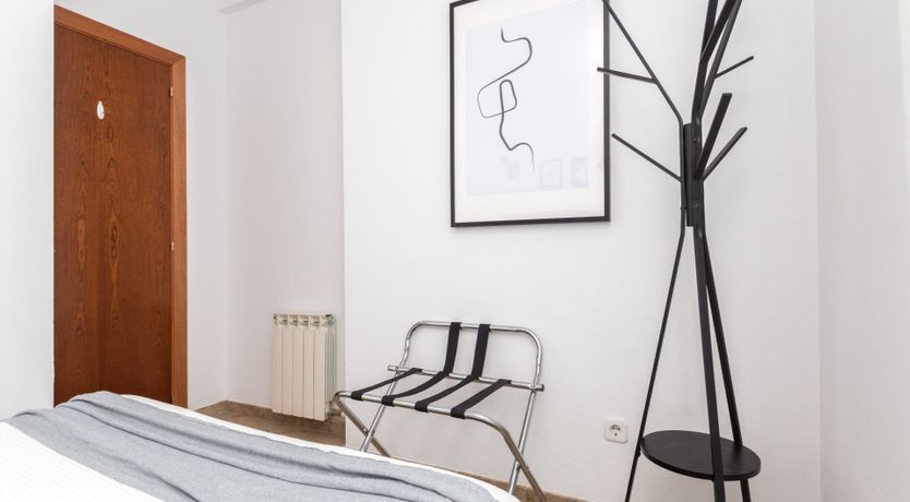 Photo of La Vida Llega