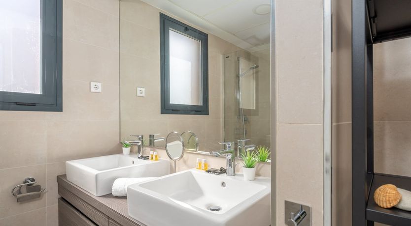 Photo of The Sun and the Hills