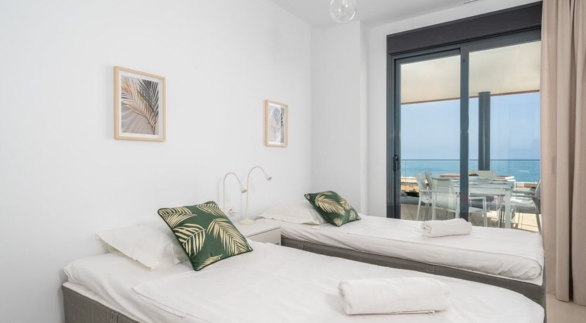 Photo of The Sun and the Hills