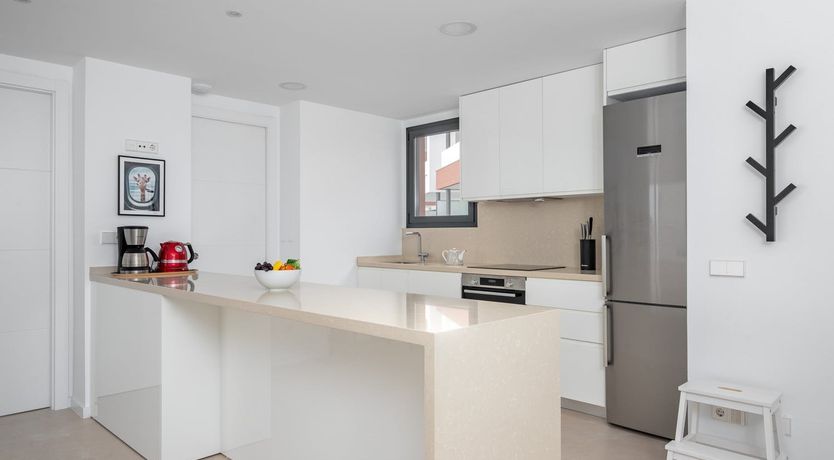 Photo of The Sun and the Hills