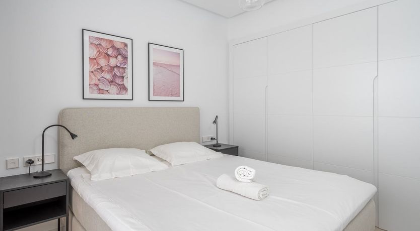 Photo of The Sun and the Hills