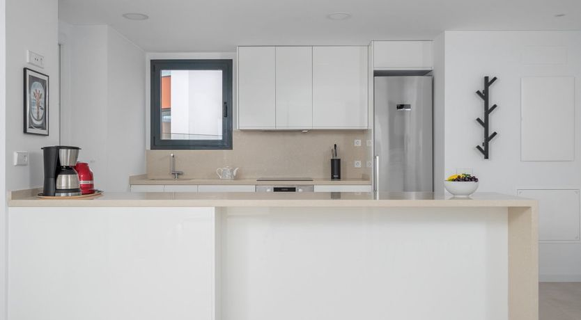 Photo of The Sun and the Hills