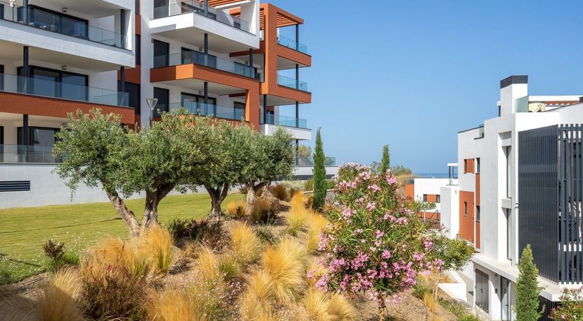 Photo of The Sun and the Hills