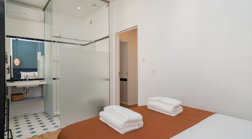 Photo of The Lisbon Rose