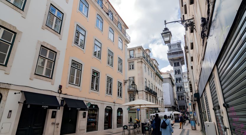 Photo of The Lisbon Rose