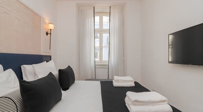 Photo of The Lisbon Rose