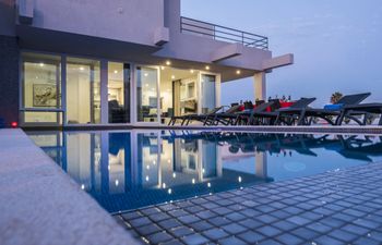The Shimmering Moon Villa