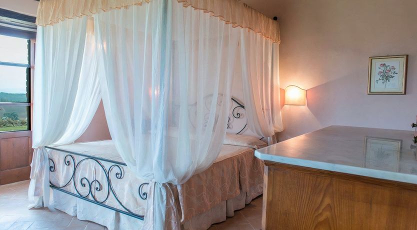 Photo of The Temptation of the Rose