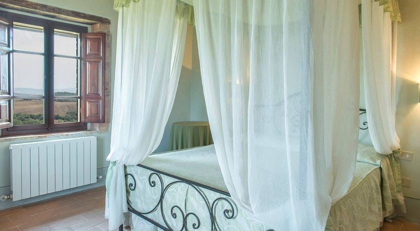 Photo of The Temptation of the Rose