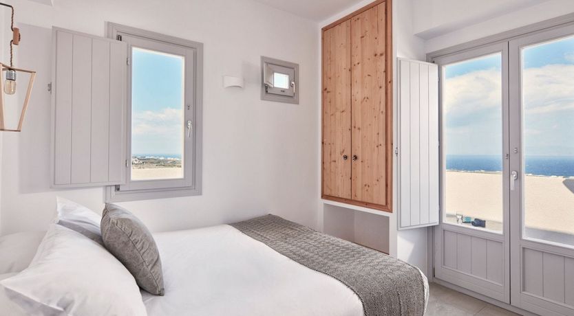 Photo of The Flower of Oia