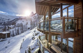 The Romantic Holiday Home