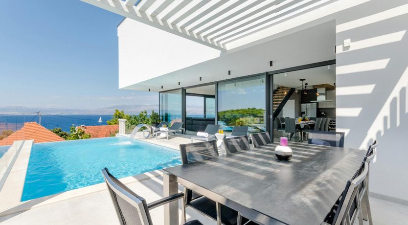 Photo of The Island Artist