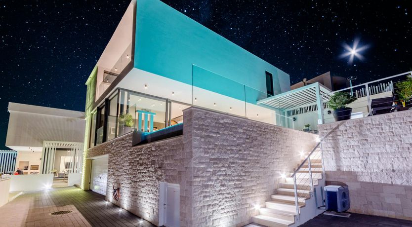 Photo of The Island Artist