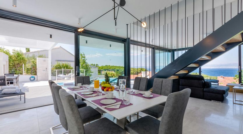 Photo of The Island Artist