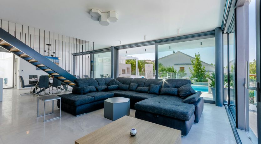 Photo of The Island Artist