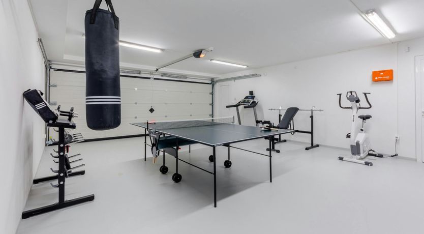 Photo of The Island Artist