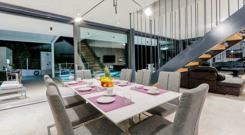 Photo of The Island Artist