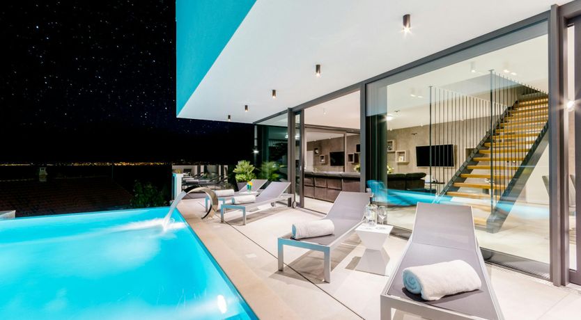 Photo of The Island Artist