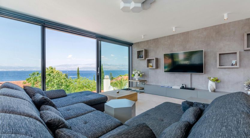 Photo of The Island Artist