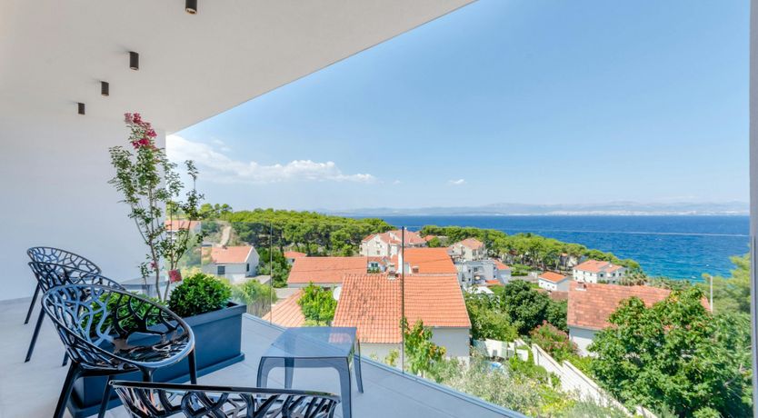 Photo of The Island Artist