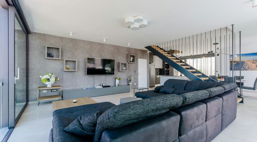 Photo of The Island Artist