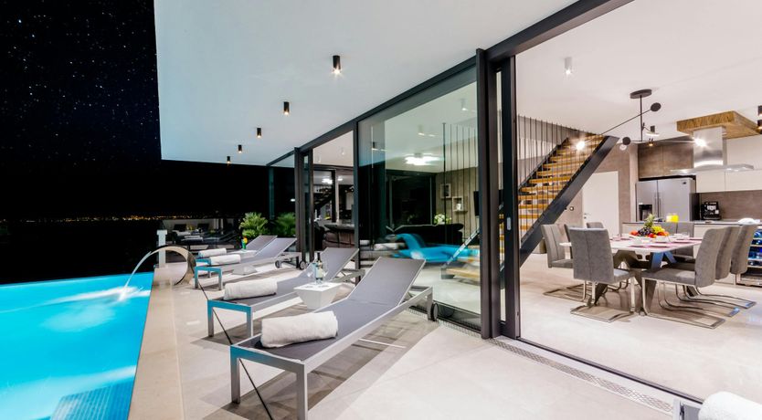 Photo of The Island Artist