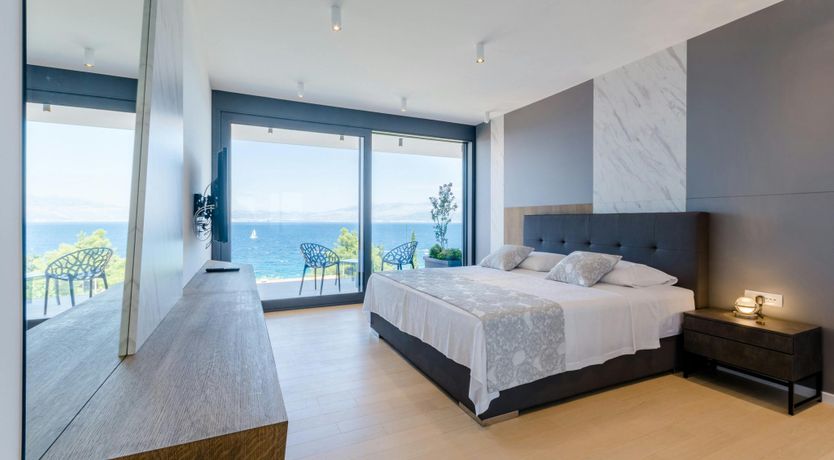 Photo of The Island Artist