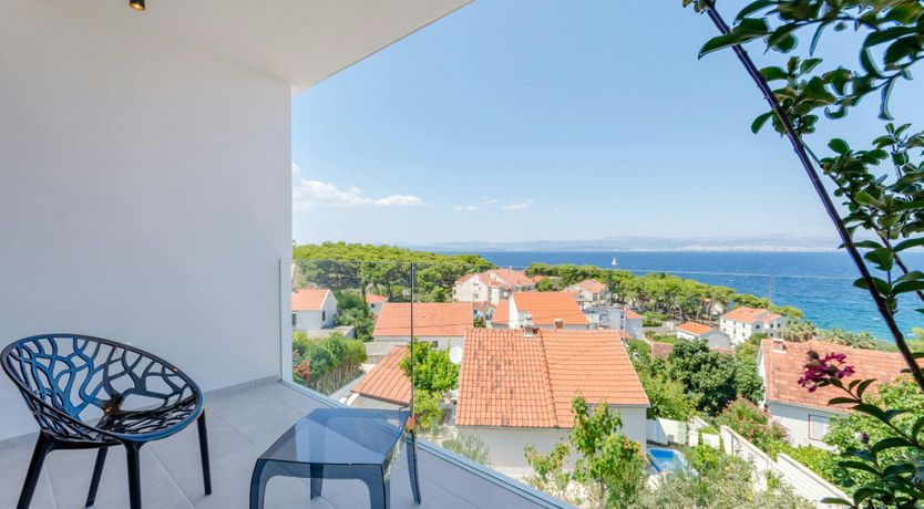 Photo of The Island Artist