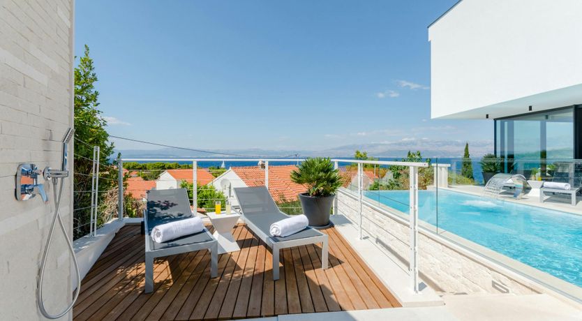 Photo of The Island Artist