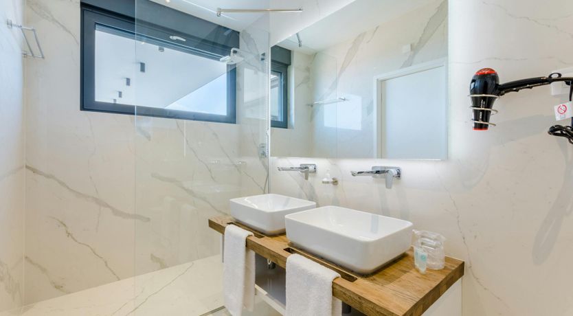 Photo of The Island Artist