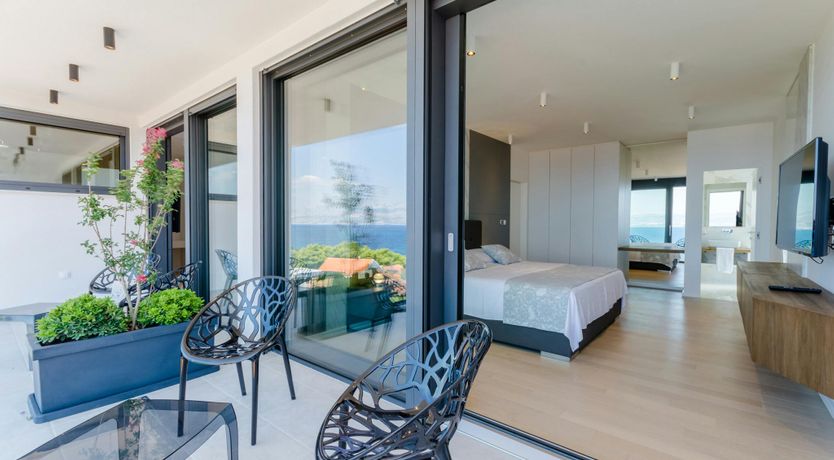 Photo of The Island Artist