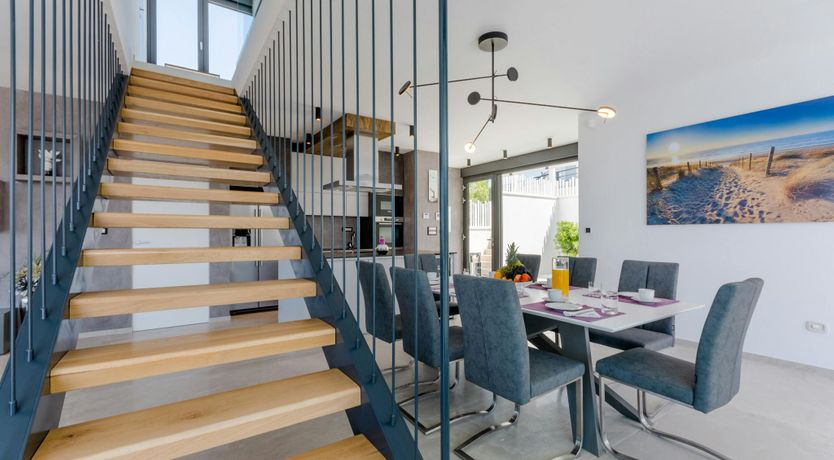 Photo of The Island Artist