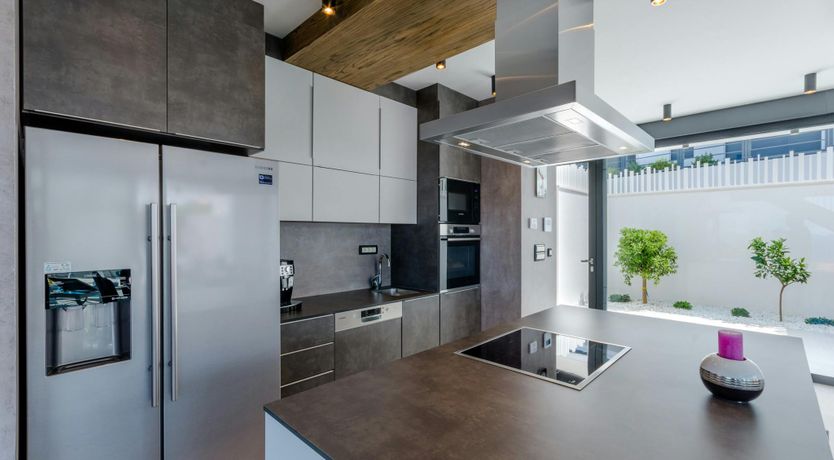 Photo of The Island Artist